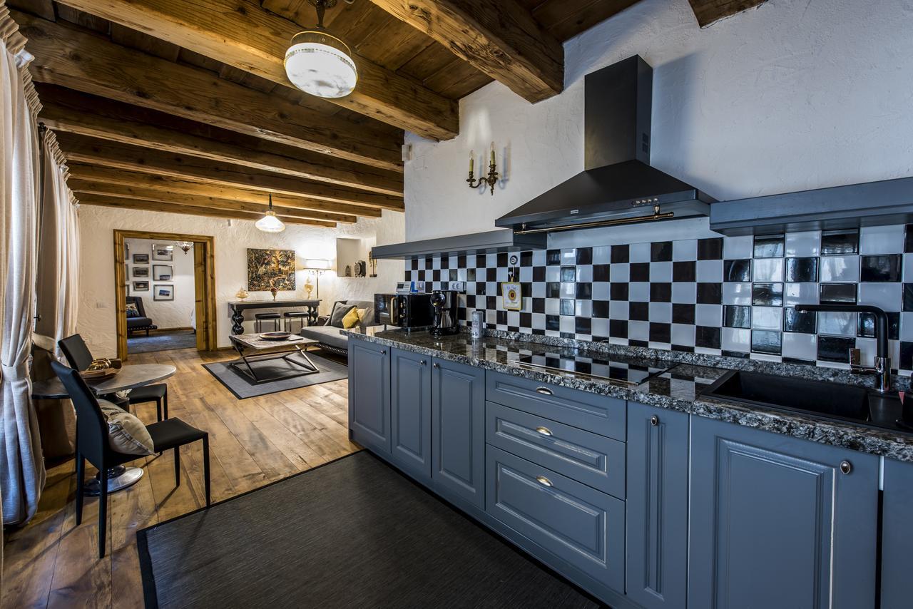 Casa Veche Aparthotel Brasov Ngoại thất bức ảnh