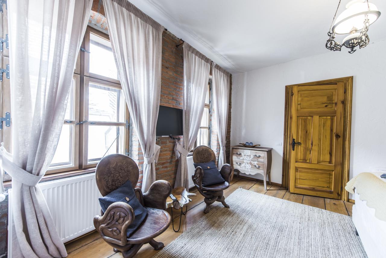 Casa Veche Aparthotel Brasov Ngoại thất bức ảnh
