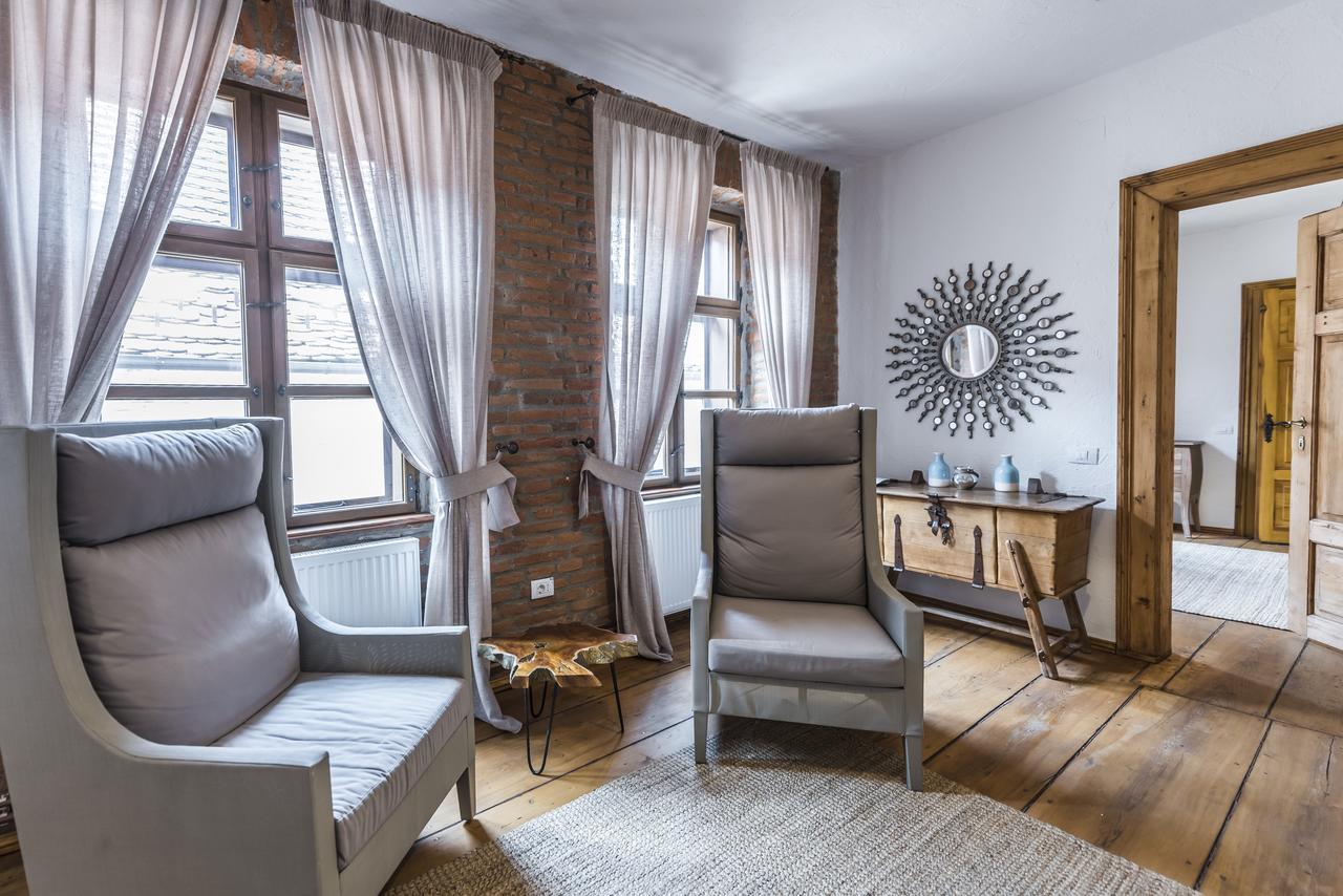 Casa Veche Aparthotel Brasov Ngoại thất bức ảnh