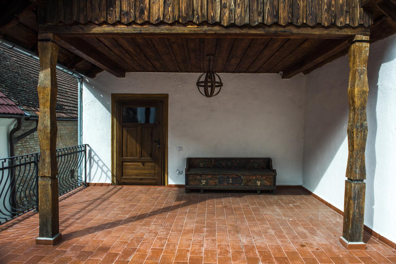 Casa Veche Aparthotel Brasov Ngoại thất bức ảnh
